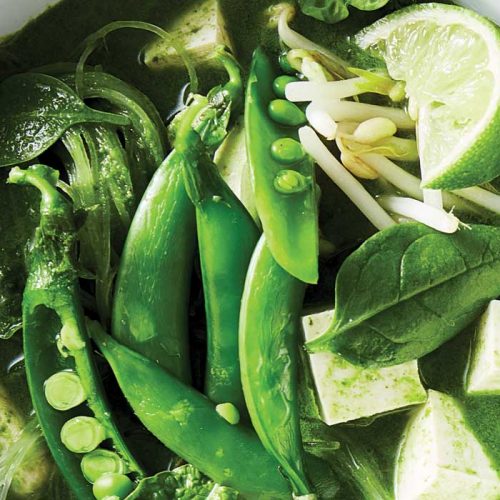 Super-green tofu curry soup with vermicelli